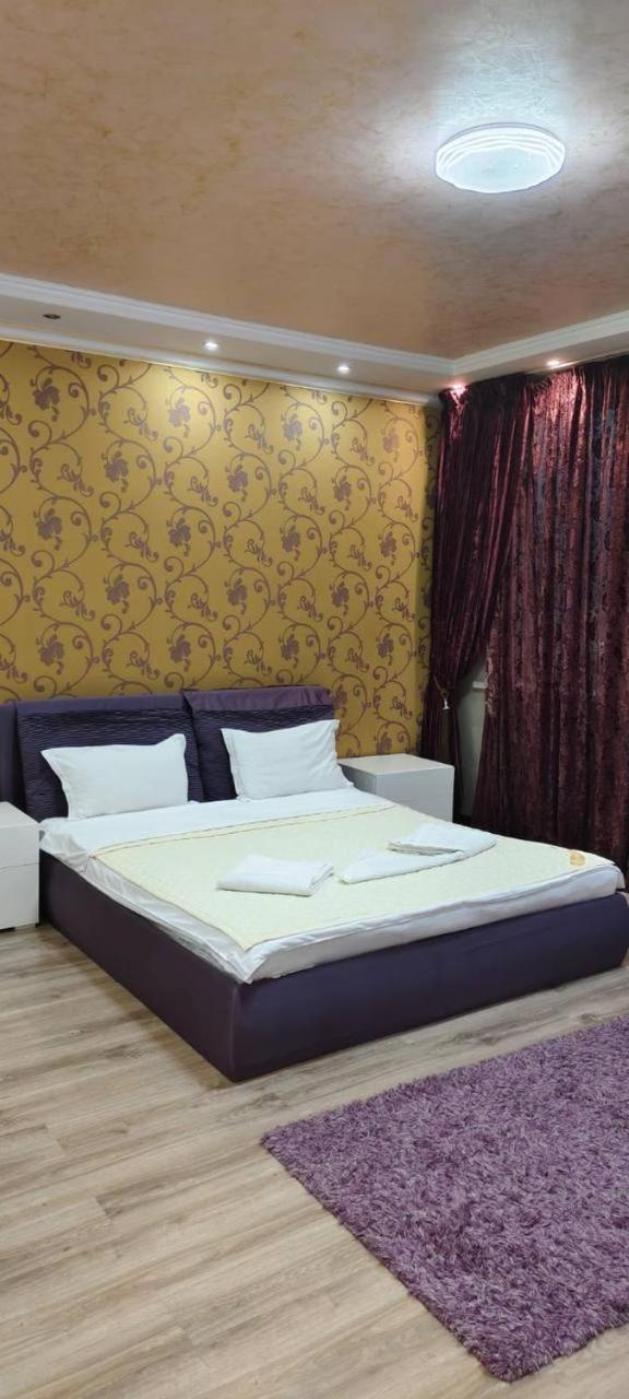 Nurly Tau 2Room Apartments Almaty Exterior photo