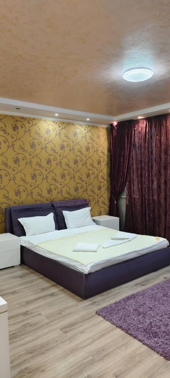 Nurly Tau 2Room Apartments Almaty Exterior photo