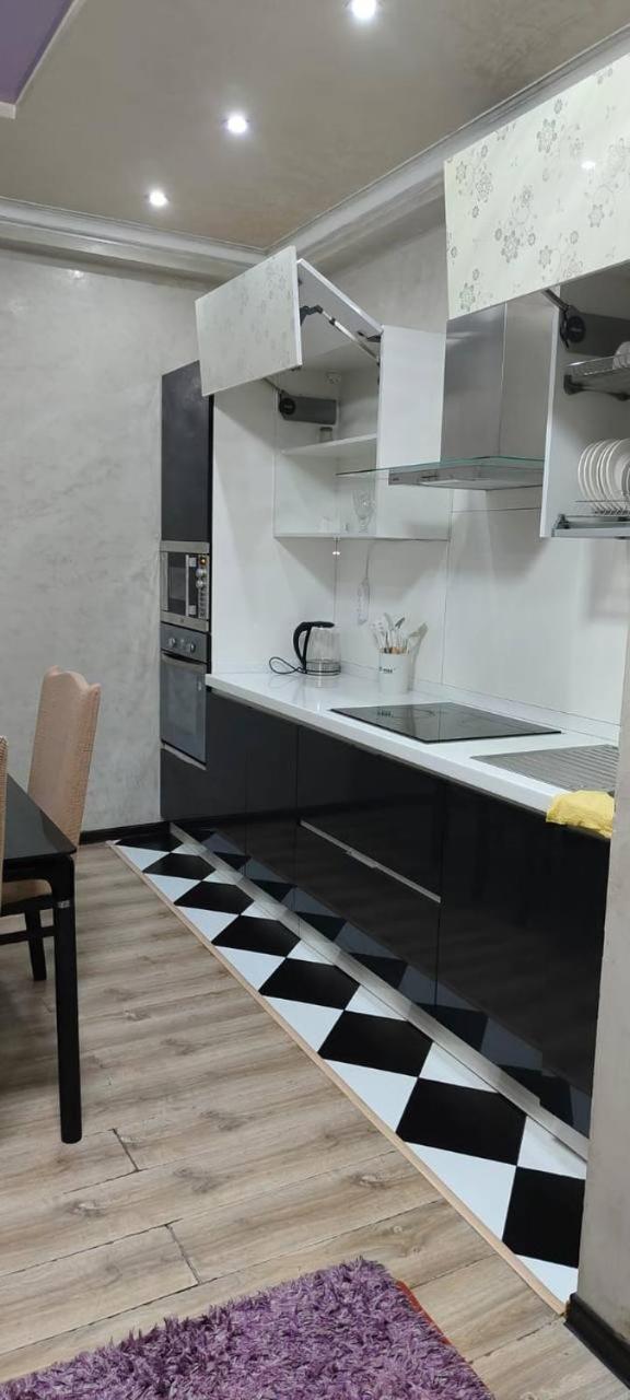 Nurly Tau 2Room Apartments Almaty Exterior photo